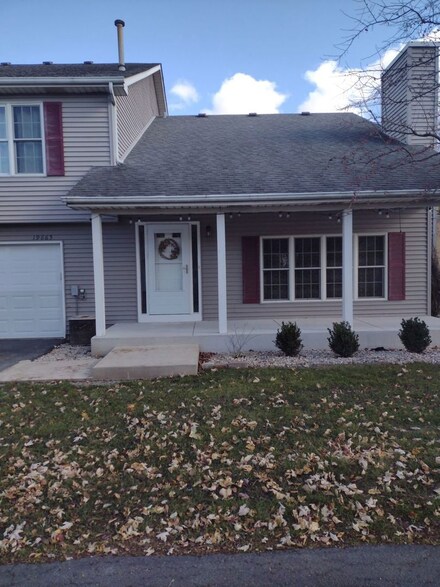 19865 S Edinburgh Ln Unit 2, Frankfort, IL 60423