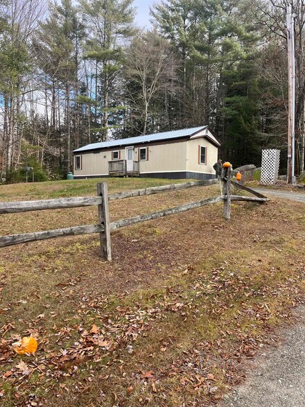 61 Endicott Rd, Newport, NH 03773