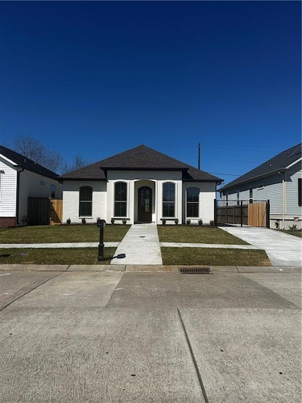 2300 Pirate Dr, Chalmette, LA 70043