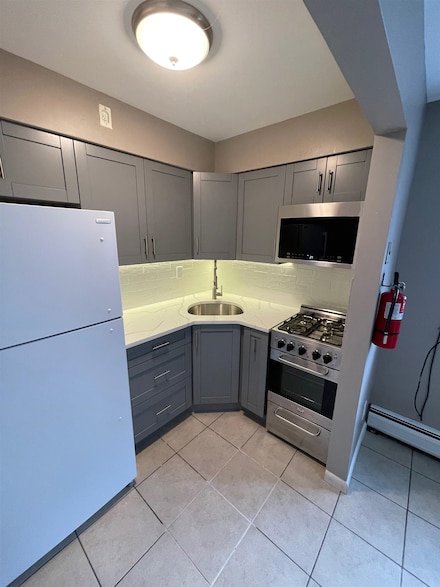17 68th St Unit 7, Guttenberg, NJ 07093