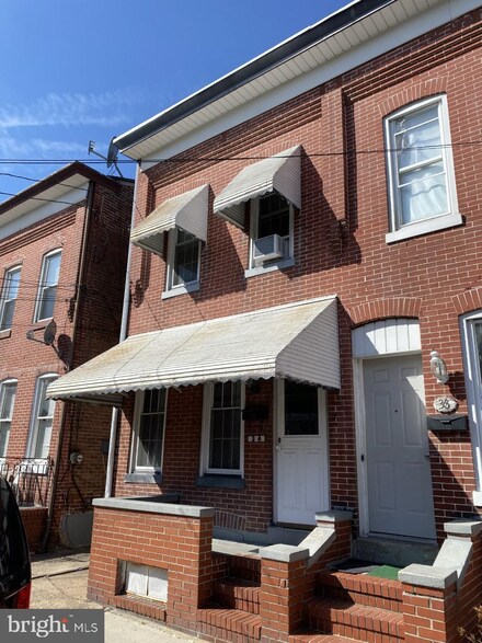 34 Conrad St, Trenton, NJ 08611