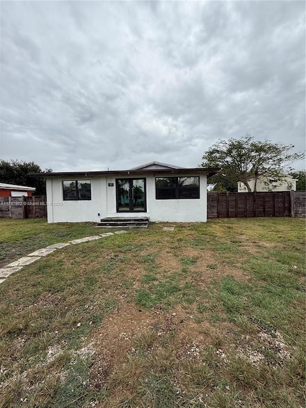 685 NW 14th St, Homestead, FL 33030
