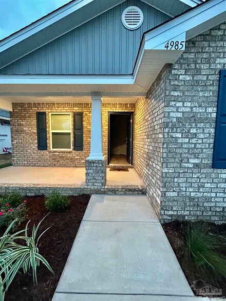 5768 Muldoon Rd Unit 1B, Bellview, FL 32526