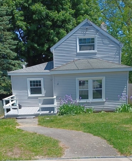 40 Clancy St, Swansea, MA 02777