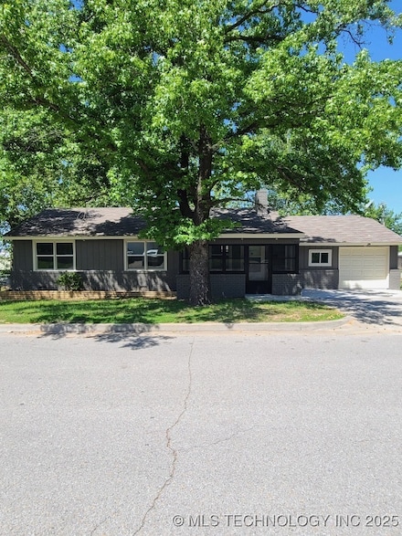 700 S Apple St, Sapulpa, OK 74066