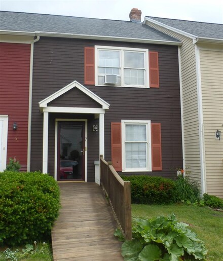 7 Woodbridge Ln, Middlebury, VT 05753