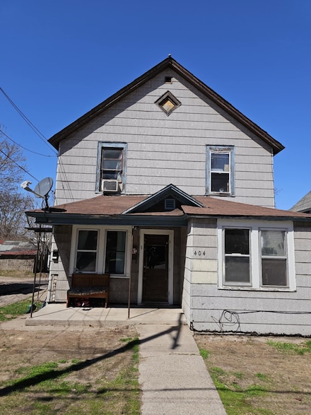 404 5th St, Iron Mountain, MI 49801