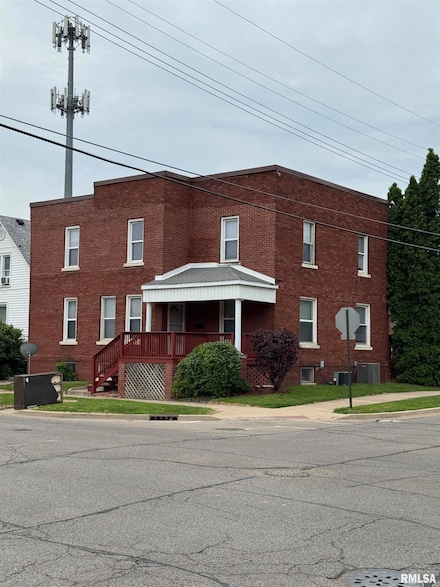60 E Ash St, Canton, IL 61520