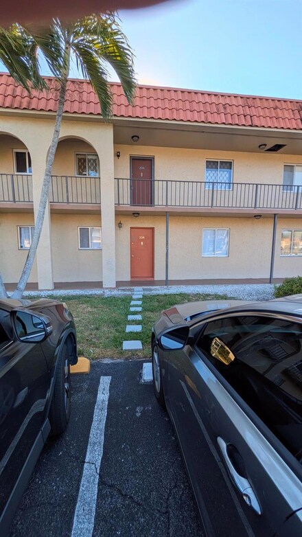 6048 Forest Hill Blvd Unit 104, West Palm Beach, FL 33415