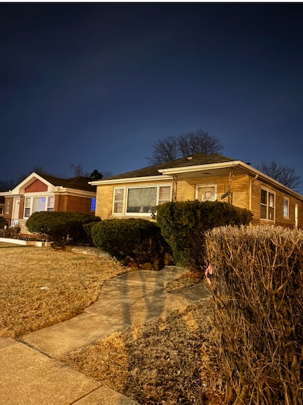 5265 W Devon Ave, Chicago, IL 60646