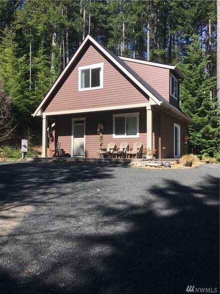 11 N Paradise Dr, Lilliwaup, WA 98555