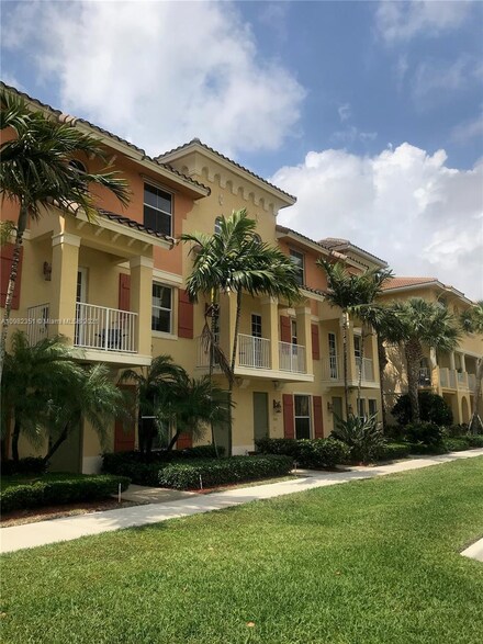 1247 Via de Fossi, Boynton Beach, FL 33426
