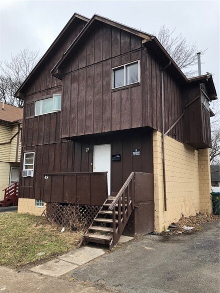 48 Quamina Dr, Rochester, NY 14605