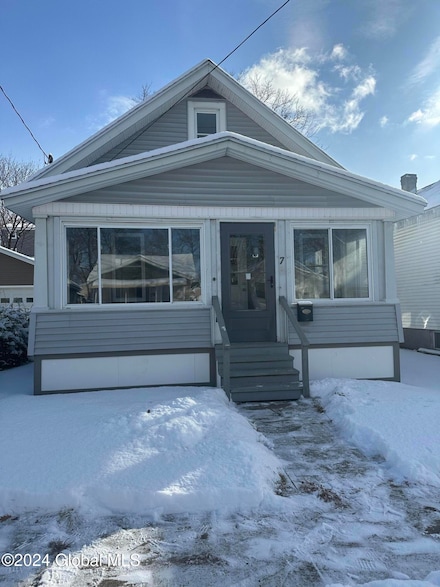 7 Myrtle Ave, Schenectady, NY 12304