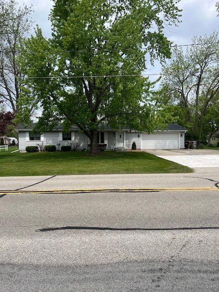 W1008 Pell Lake Dr, Genoa City, WI 53128