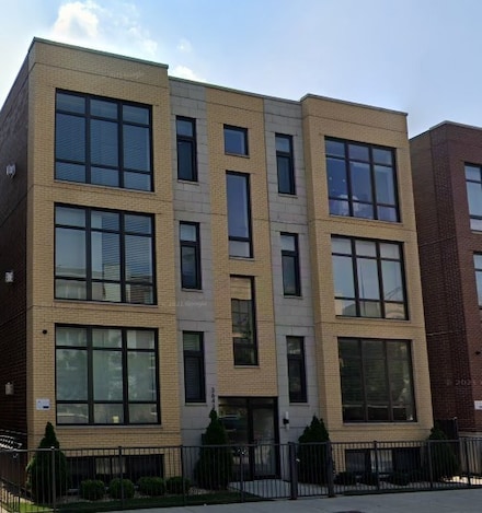3643 W Montrose Ave Unit 3W, Chicago, IL 60618