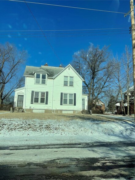 8707 Clifton Ave, Saint Louis, MO 63136