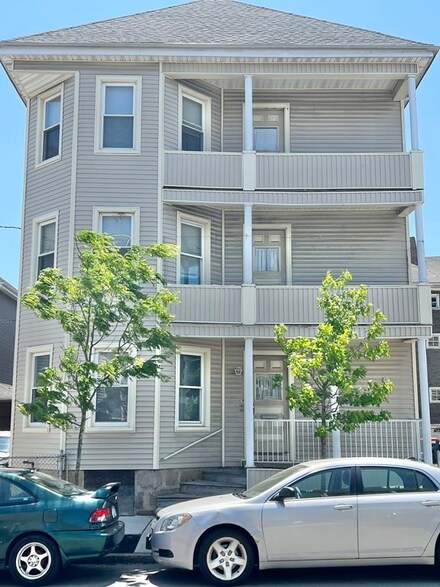 20 Bentley St, New Bedford, MA 02746