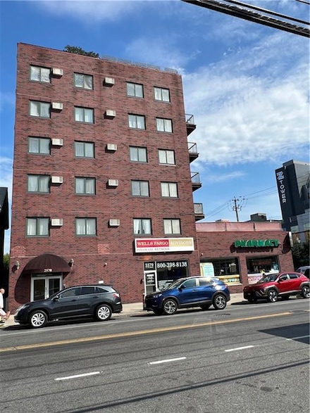 2570 E 17th St Unit 2C, Brooklyn, NY 11235
