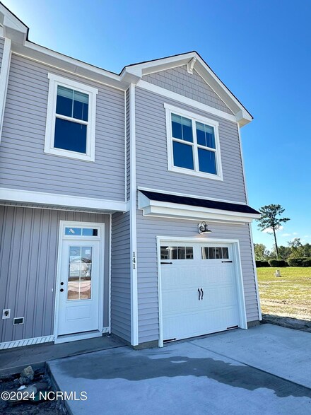 141 Jansen Ln, Winnabow, NC 28479