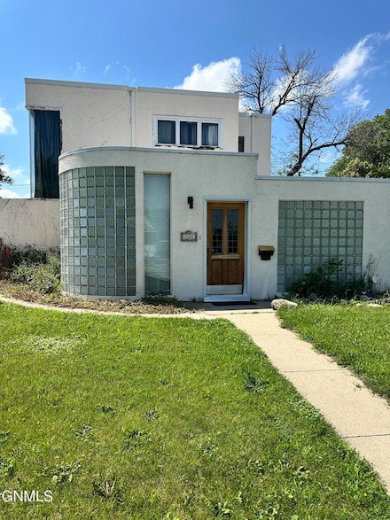 720 6th Ave SE, Jamestown, ND 58401