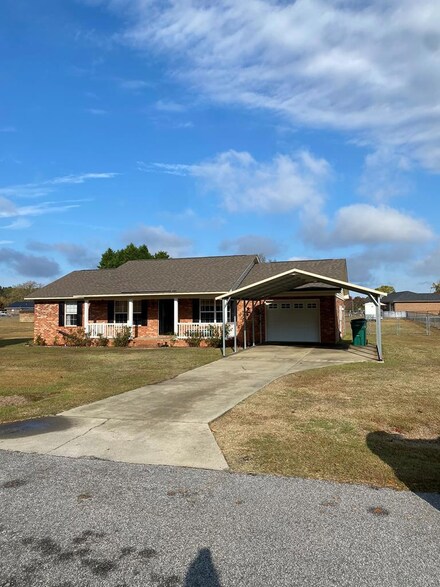 5180 Ridge St, Dalzell, SC 29040
