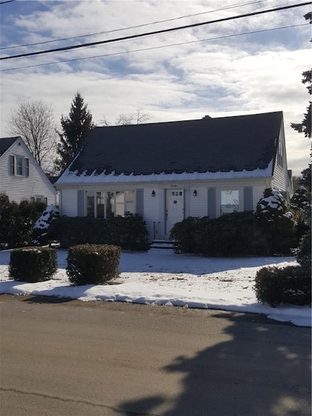 20 Hopedale Dr, West Warwick, RI 02893