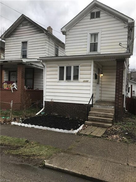 2233 Charles St, Wellsburg, WV 26070