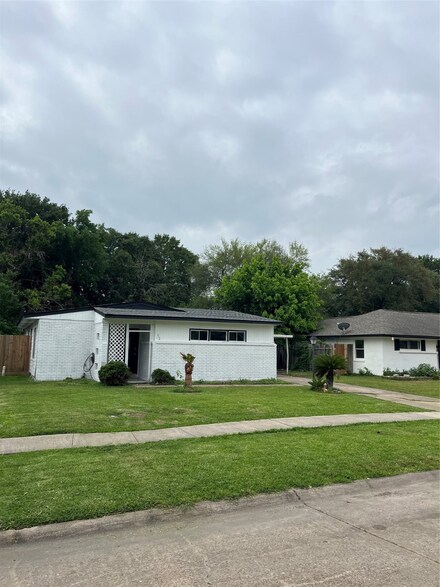 712 Central Ave, Pasadena, TX 77502