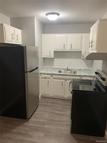5670 Pardee Ave, Dearborn Heights, MI 48125
