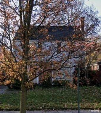 1923 Norwood Dr, Grosse Pointe Woods, MI 48236