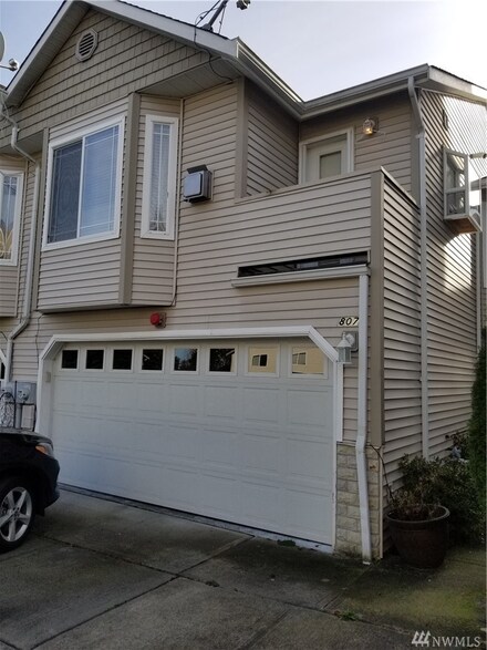 807 N 145th Ct, Shoreline, WA 98133