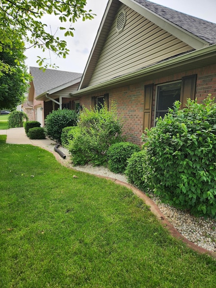 105 Barnside Dr, Englewood, OH 45322