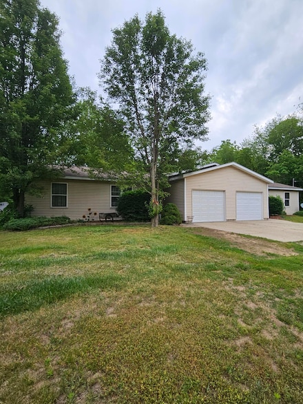 6445 Old Allegan Rd, Saugatuck, MI 49453