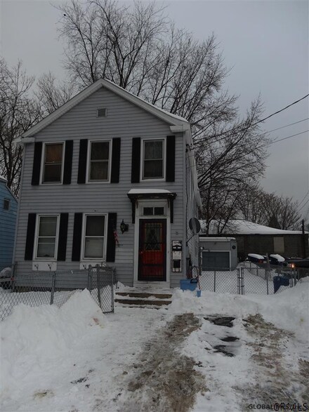 1044 Barrett St, Schenectady, NY 12305