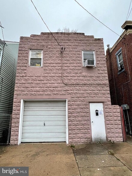 302 Essex St, Gloucester City, NJ 08030