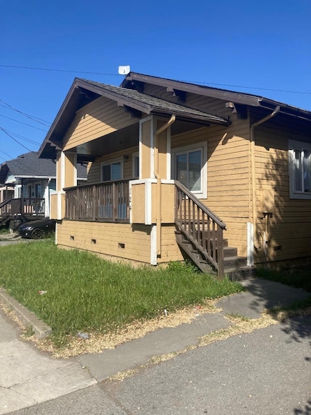 124 E Riverside Dr, Watsonville, CA 95076