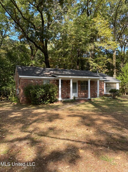 112 Taylor Rd, Coldwater, MS 38618