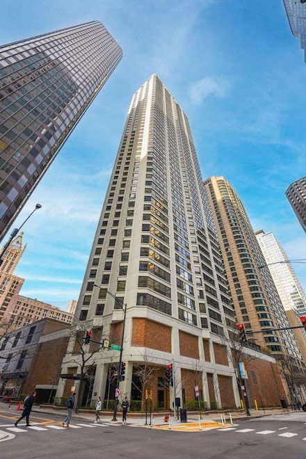 400 E Ohio St Unit 3102, Chicago, IL 60611