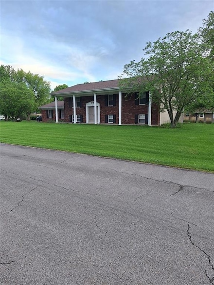 402 Crestview Dr, Steeleville, IL 62288