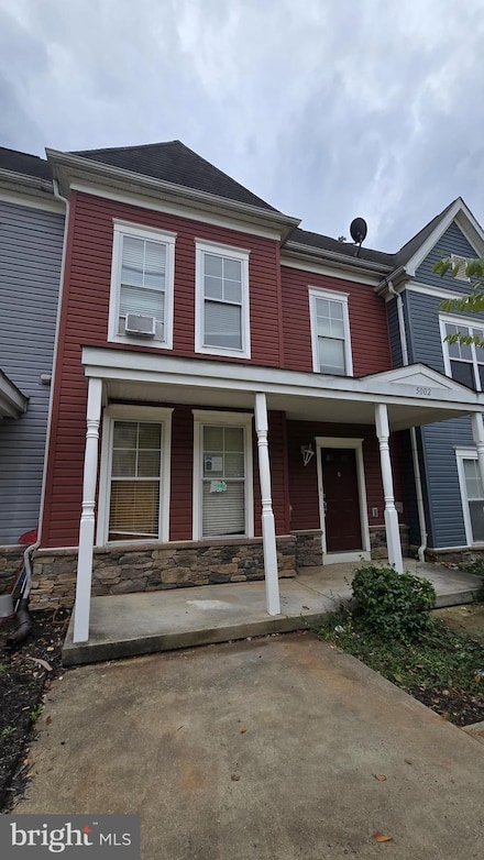 5002 Kimi Gray Ct SE, Washington, DC 20019