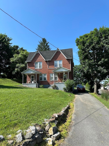 1728 E Washington St, Lewisburg, WV 24901