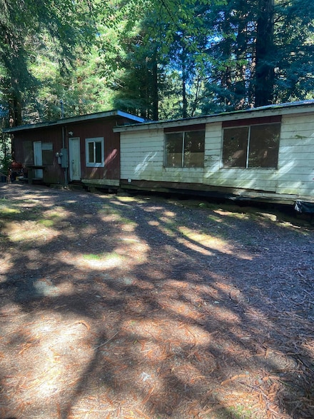2033 Parkway Dr, Crescent City, CA 95531