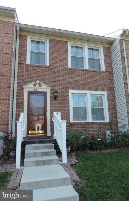 1523 Saint Christopher Ct, Edgewood, MD 21040