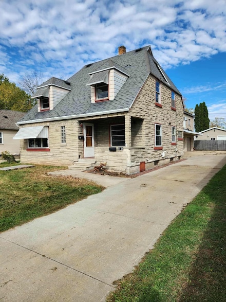 716 W Bell Ave, Appleton, WI 54914