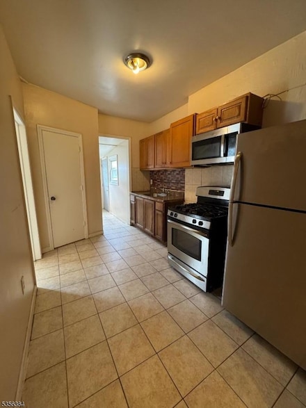 712 E 27th St, Paterson, NJ 07504