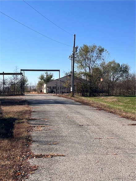 34000 S Evers Rd, Garden City, MO 64747