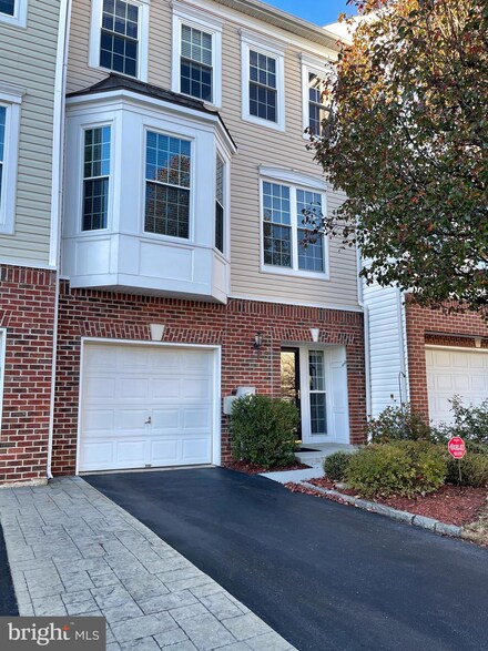 420 E Oakmeade Dr, Wilmington, DE 19810