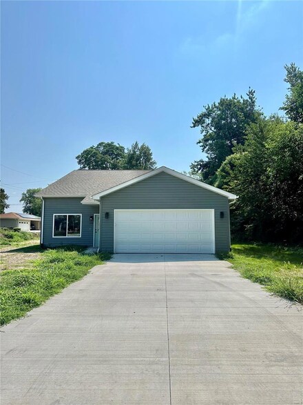 204 Oulvey Dr, Fairview Heights, IL 62208