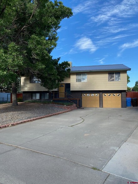 1705 Dover Rd, Montrose, CO 81401